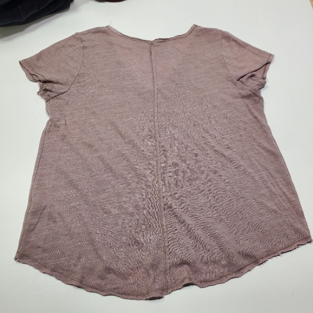 Project Social Women T-Shirt Size Medium Relaxed Fit Classic V-neck short sleeve - Picture 7 of 7
